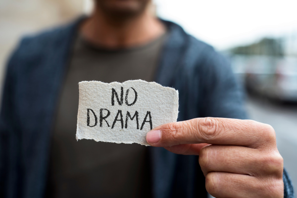 Picture of a man holding: "no drama" in Ice Hockey